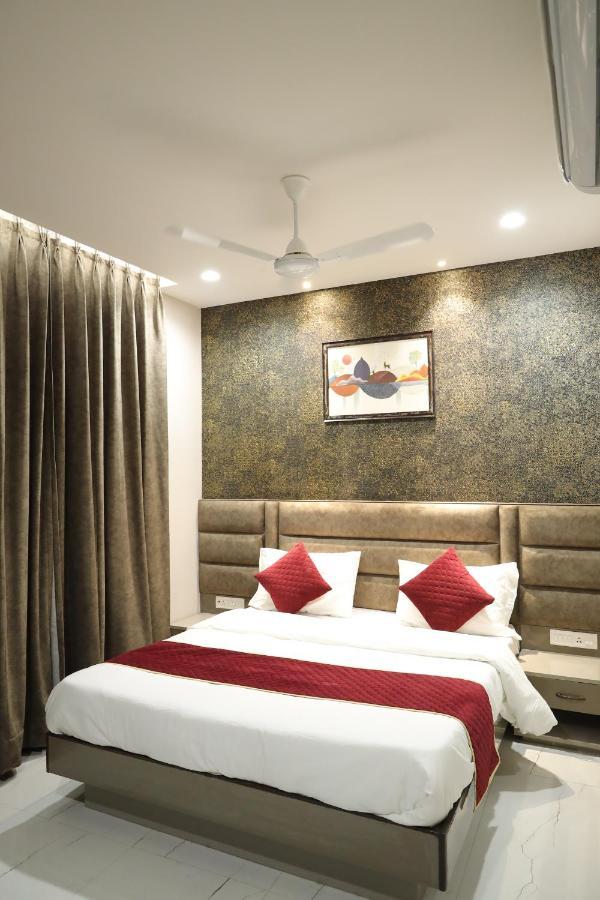 Hotel The Bell ลูดิฮานา ภายนอก รูปภาพ