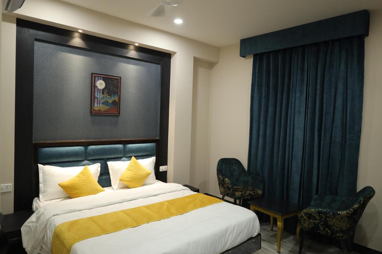 Hotel The Bell ลูดิฮานา ภายนอก รูปภาพ